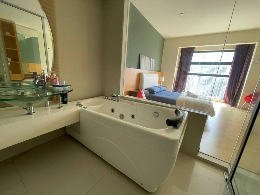 Stylish Romantic Couples Getaway At Kl City 1419 Kuala Lumpur Eksteriør billede